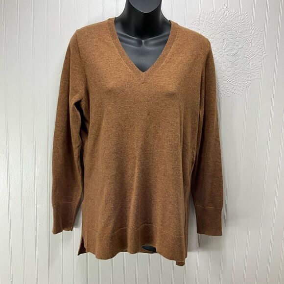 J. CREW Wool Blend V Neck Sweater - Picture 1 of 6